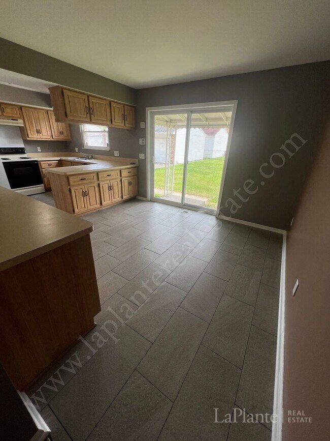 Foto del edificio - 745 Gribbin Ln.