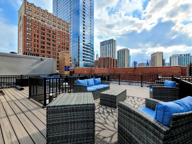 Foto del edificio - 1214 N La Salle Dr