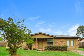 Building Photo - 8567 Canton Dr