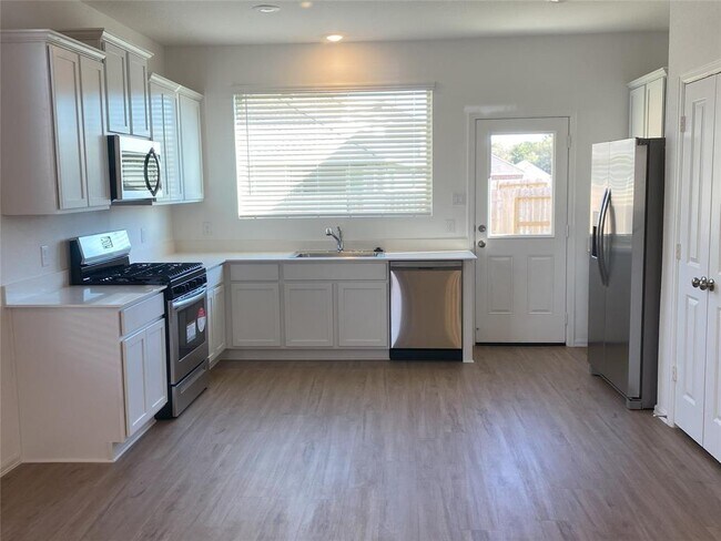 Building Photo - 6316 Barrington Clf Trl