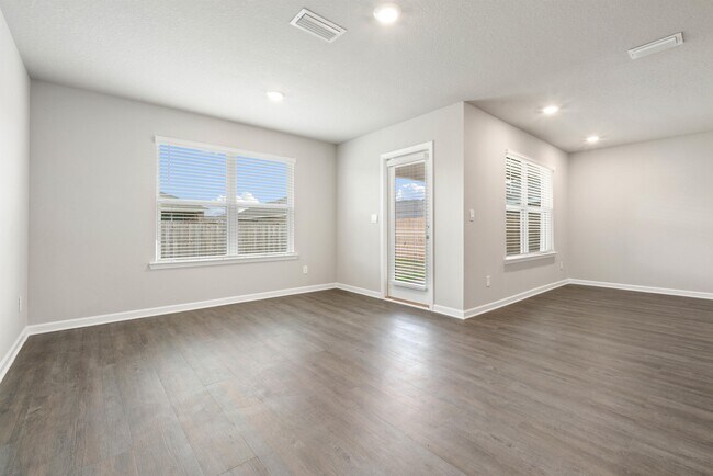 Building Photo - 2535 Arbordale Lp