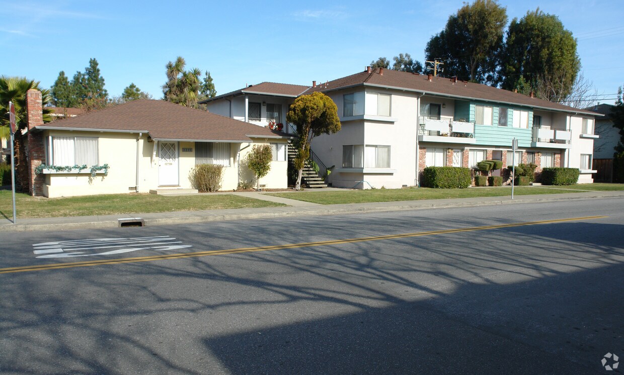 Building Photo - 2288 Latham St