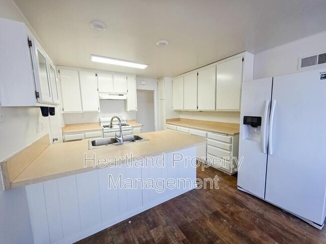 Foto del edificio - 8725 Kelso St