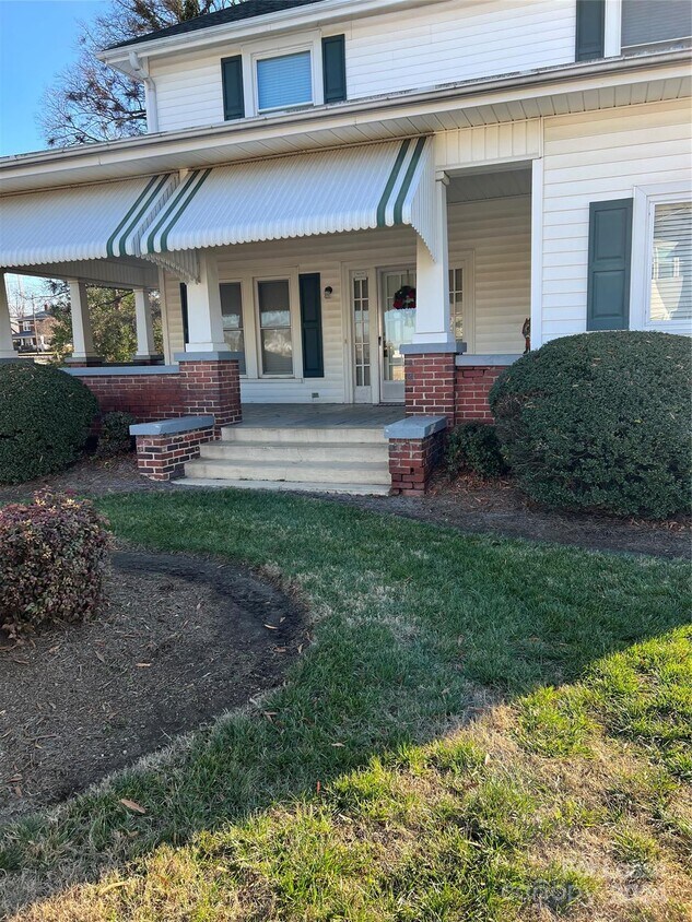 319 S Main St, Kannapolis, NC 28081 Townhome Rentals in Kannapolis NC