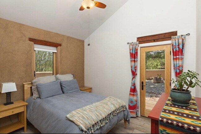 Building Photo - 10 Monte Alto Pl