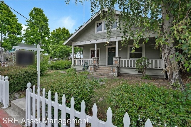 Building Photo - 3 br, 1 bath House - 1420 Merrill Street