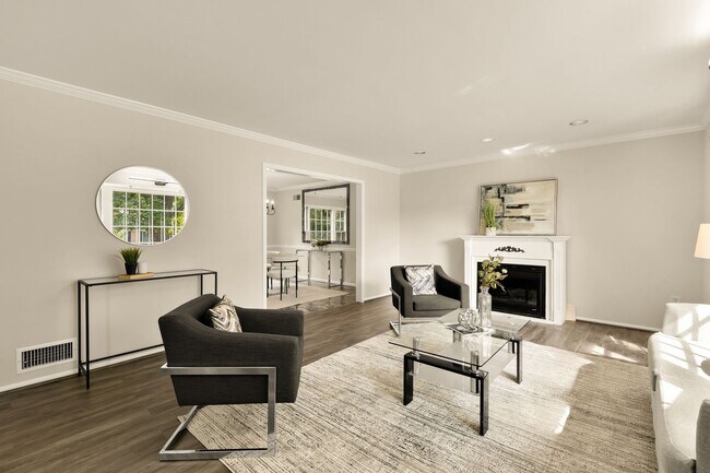 Building Photo - 11000 Rosemont Dr