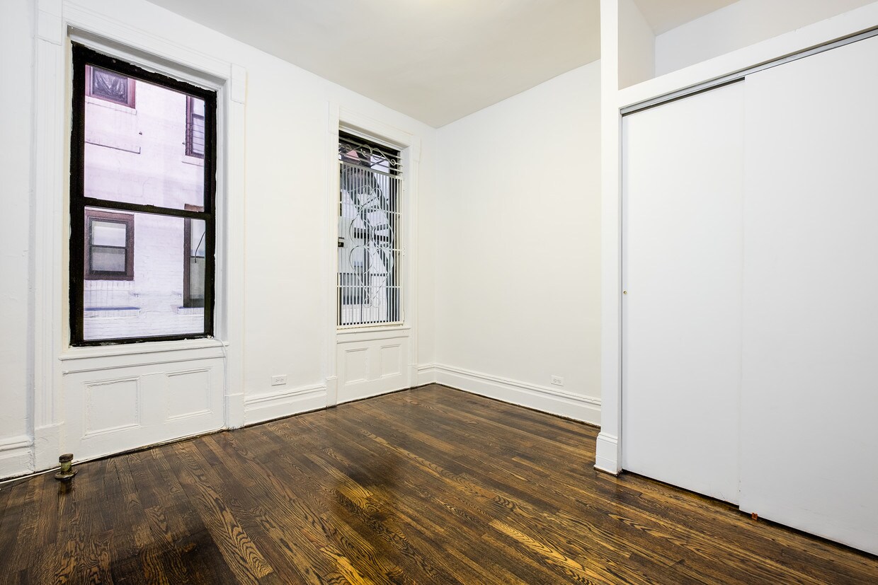 Primary Photo - 175 Thompson St