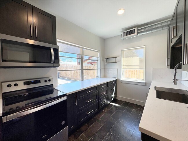 Foto del edificio - 1509 Holman St