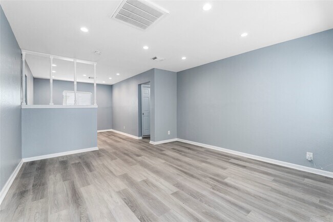 Building Photo - 5703 Minden St