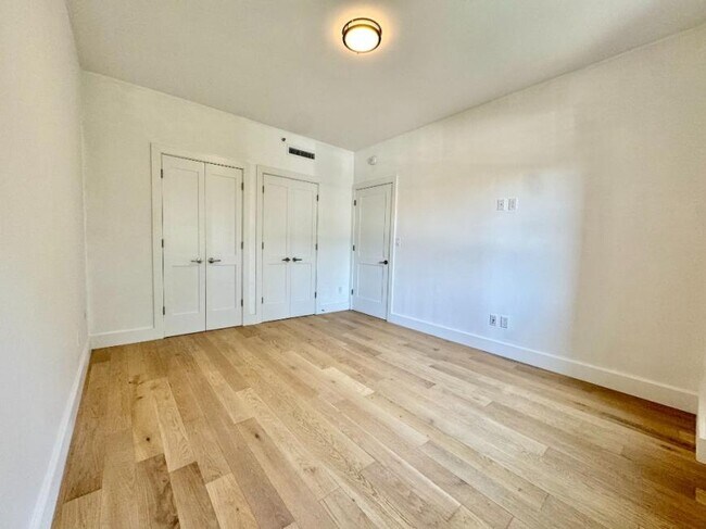 Building Photo - 1 bedroom in Brooklyn NY 11230