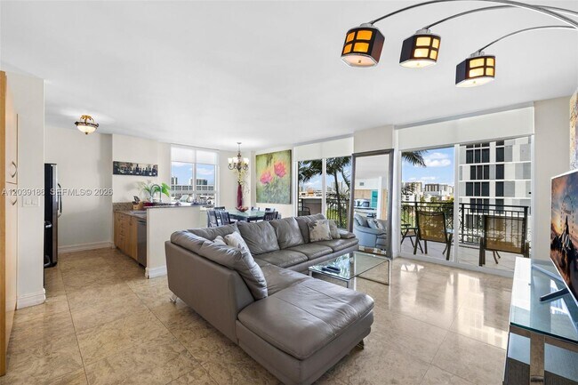 Foto del edificio - 17555 Atlantic Blvd