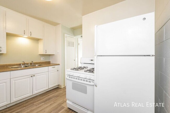 Foto del edificio - 3759 Wolff St