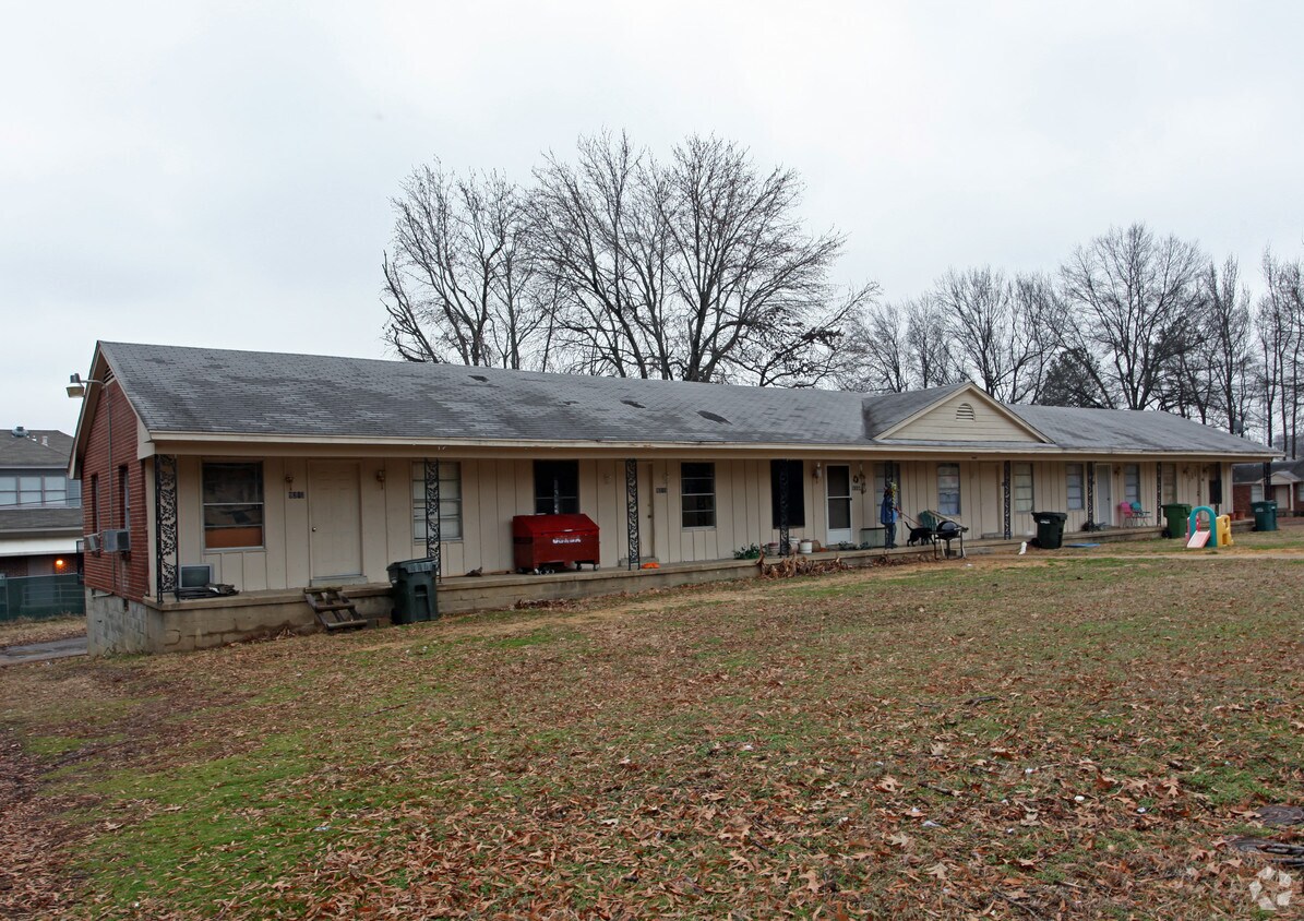 Building Photo - 9154-9212 Lochinvar Dr