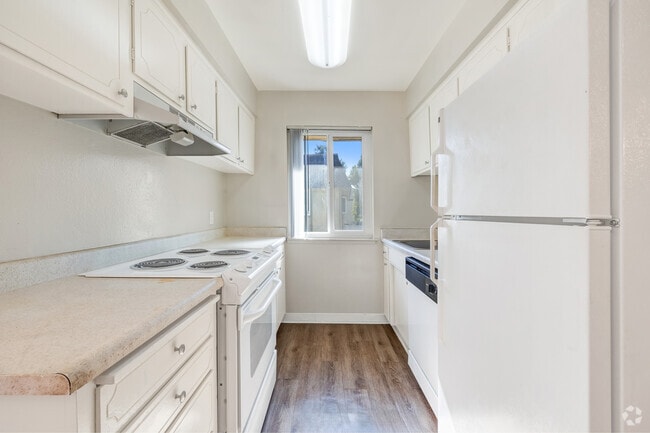 Kitchen view. - Inglewood Oaks Apartments