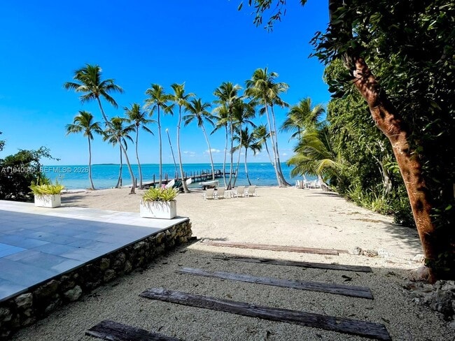 Foto del edificio - 96180 Overseas Hwy