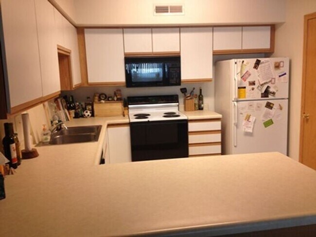 Building Photo - $1,250 | 2 Bedroom, 1 Bathroom Condo | No Pets | Available for August 1st, 2026 Move In!