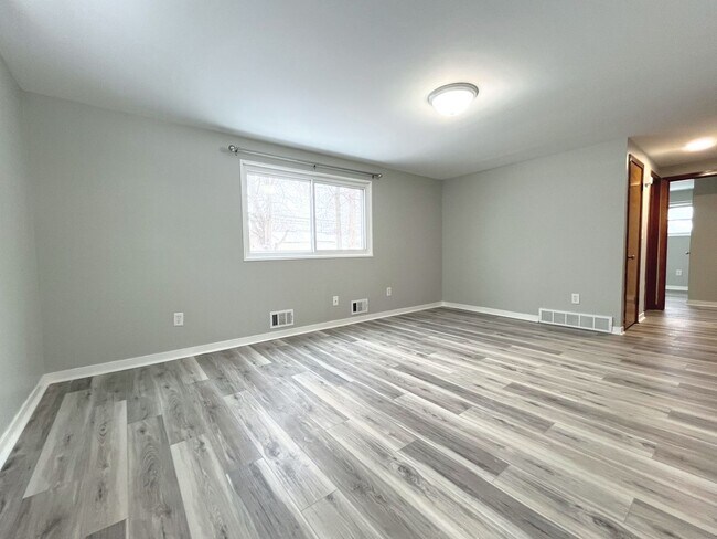 Foto del edificio - 424 Springville Ave