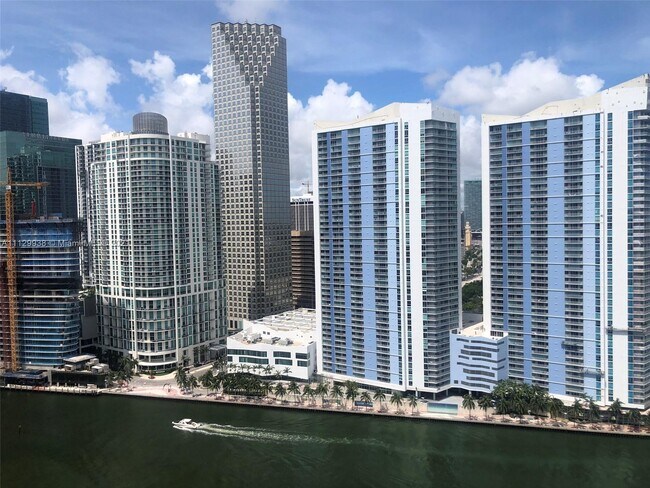 Foto del edificio - 888 Brickell Key Dr