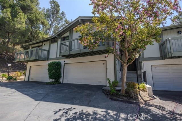 Foto principal - 10831 Roycroft St