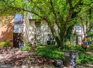 Building Photo - 2455 Pyrenees Ct