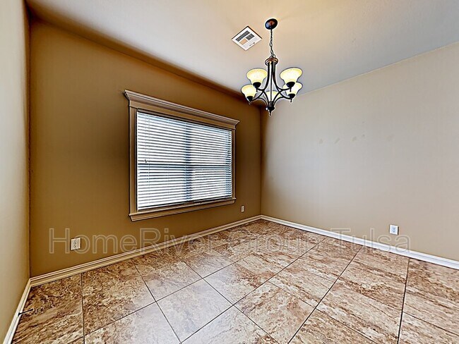 Building Photo - 9307 N 95th E Pl