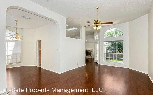Foto del edificio - 3 br, 2 bath House - 11606 Fox Forest