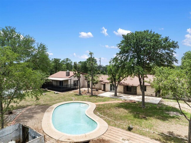 Foto del edificio - 2020 Hilliard Rd