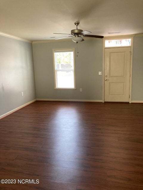 Building Photo - Beautiful 2 Bedroom, 1.5 Bath Townhome - 4...