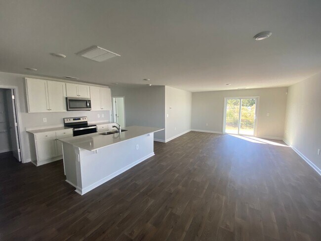 Foto del edificio - JUNE SPECIAL!!! $500 SECURITY DEPOSIT WITH...