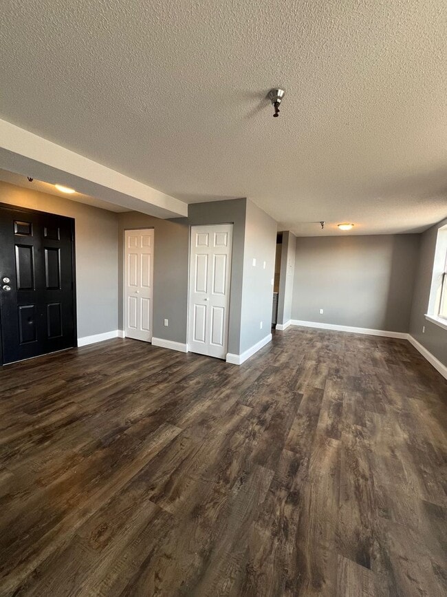 Interior Photo - SilverBrick Square