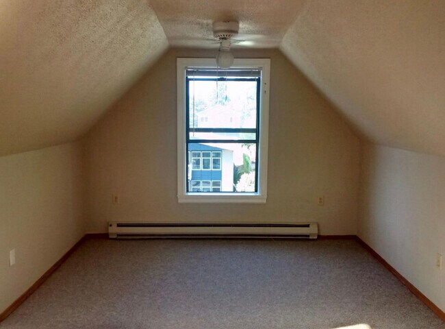 Top floor bedroom 1 - 3915 S Edmunds St