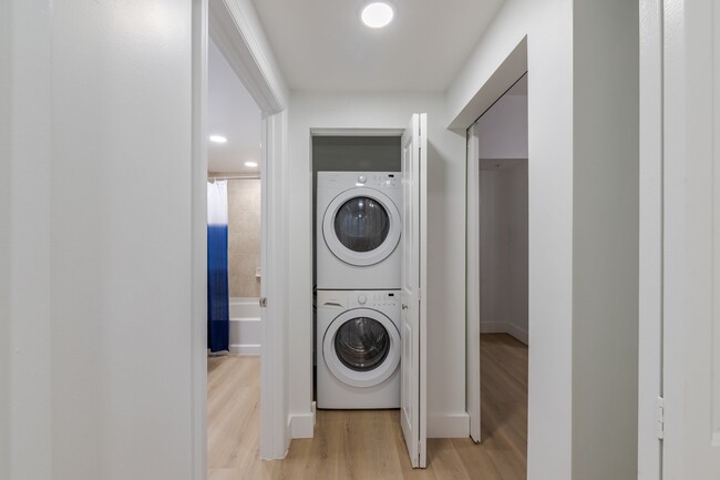 In-Home Laundry at One Plantation Apartments in Plantation, FL 33324 - One Plantation