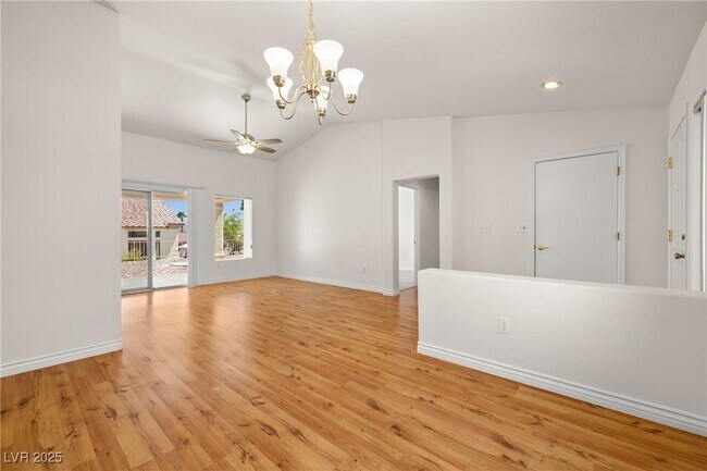 Foto del edificio - 10324 W Linfield Pl