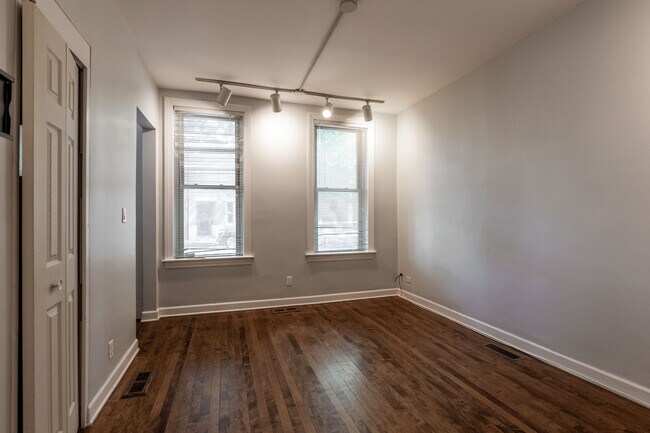 Foto del edificio - 1819 W Cortland St