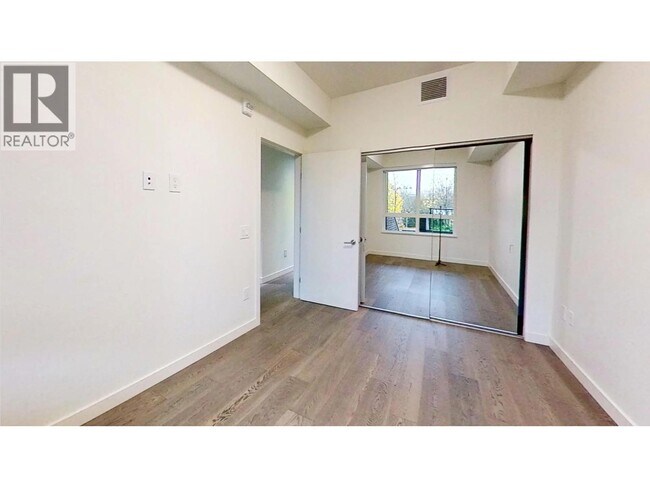 Photo du bâtiment - 1080 Pacific St