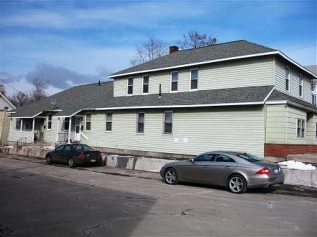 Building Photo - 2711 Broadway