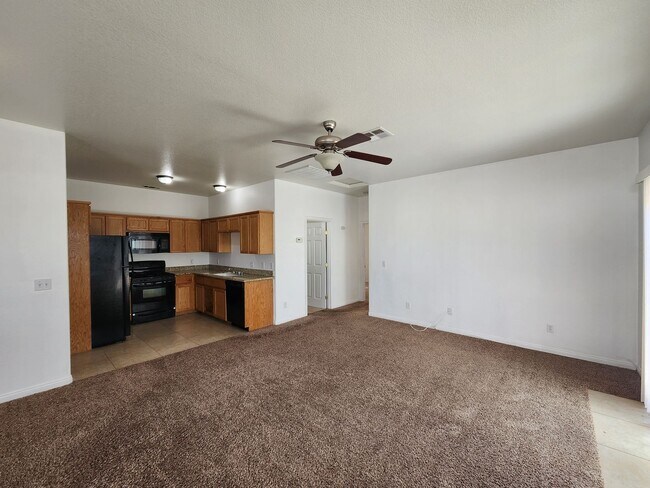 Foto del edificio - 8536 Aspen Ave