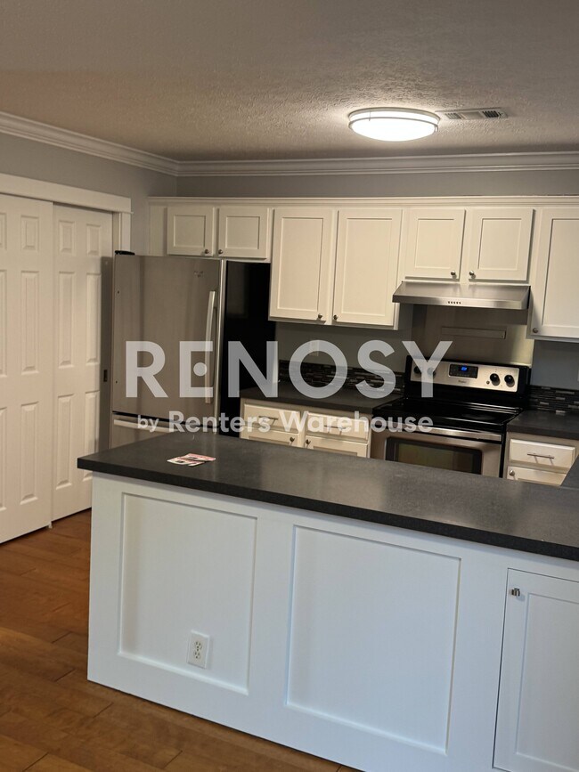 Foto del edificio - 325 Rambling Ridge Ct