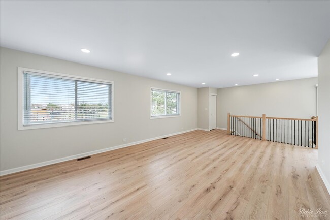 Foto del edificio - 226 N Waterford Dr