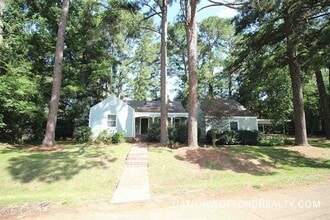 Building Photo - 125 River Park Dr
