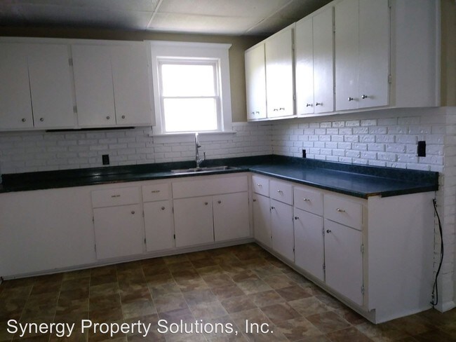 Building Photo - 122 Parkwood Blvd