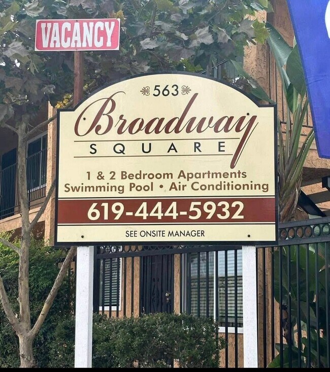 Building Photo - 563 Broadway