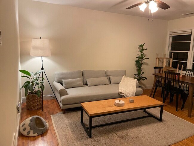 Foto del edificio - 589 Highland Ave