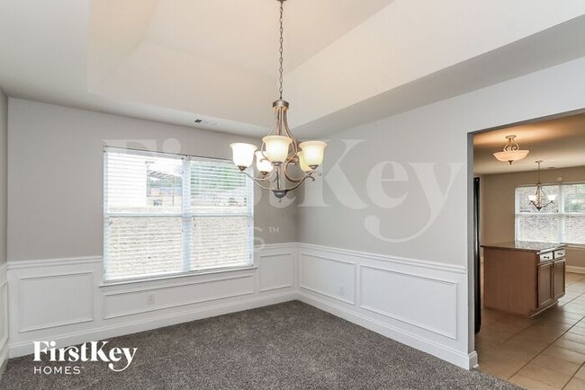 Building Photo - 6256 Cove Creek Dr