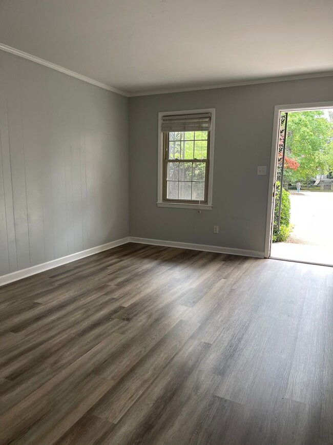 Building Photo - 2/1 MONTEREY APT IN NORMALTOWN!  AUGUST AV...