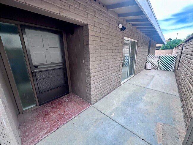 Foto del edificio - 1470 Riverfront Dr