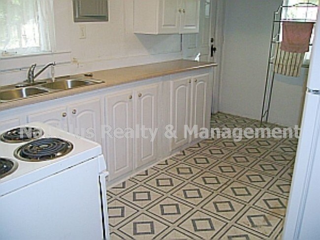 Building Photo - 707 N 11th St