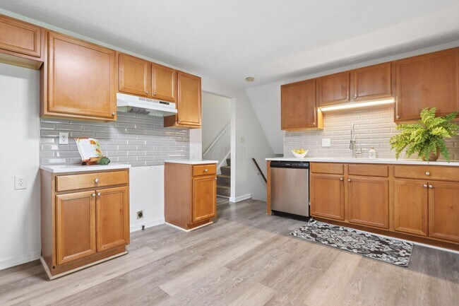 Foto del edificio - 5014 Norcrest Dr