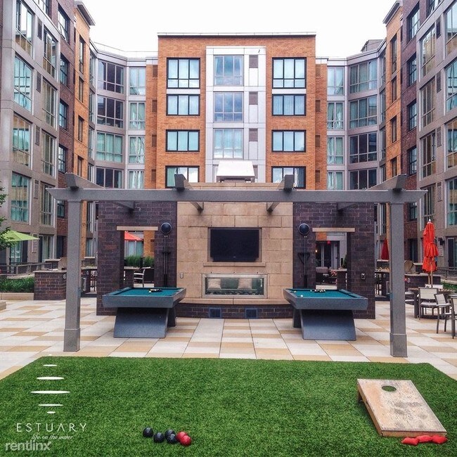 Foto del edificio - 1585 Harbor Blvd